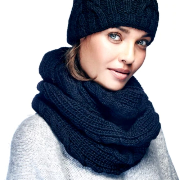 🔥GREY Trinitas Merino Sherpa-Lined Infinity Scarf - Picture 6 of 6